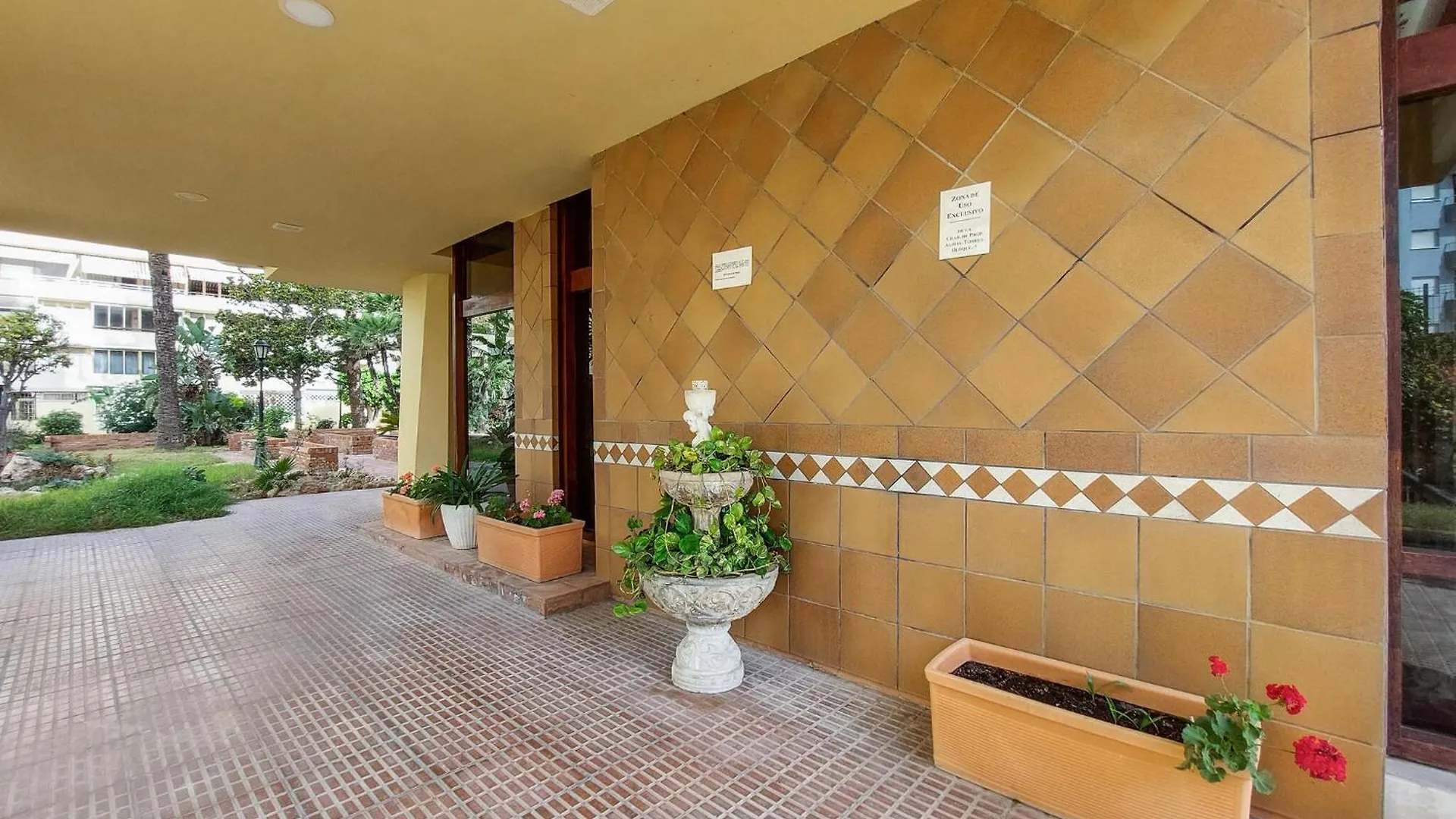 Stunning Apartment In Torremolinos With Kitchen 0*,  西班牙